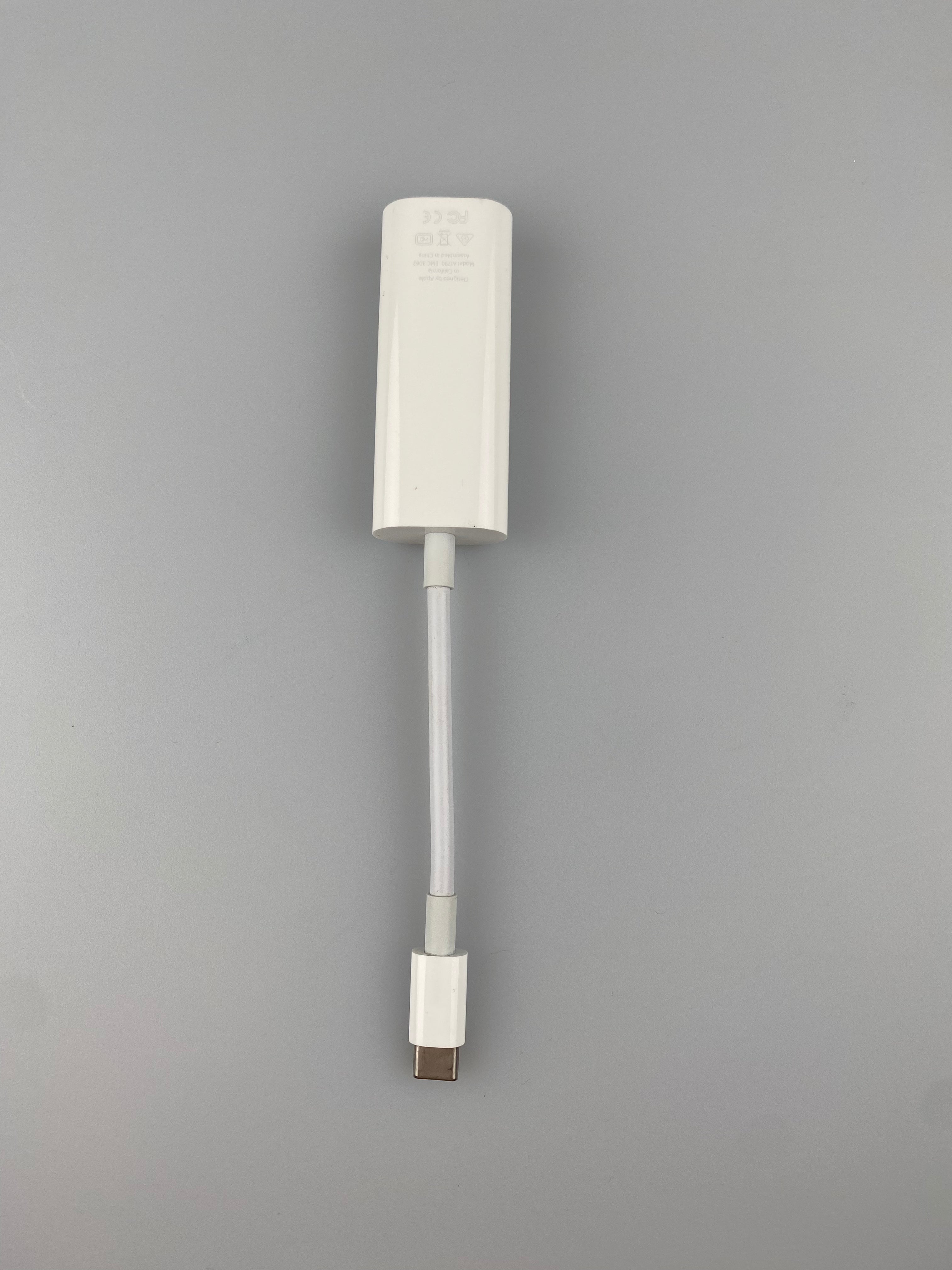 Apple A1790 EMC 3062 Thunderbolt 3 to Thunderbolt 2 Adapter